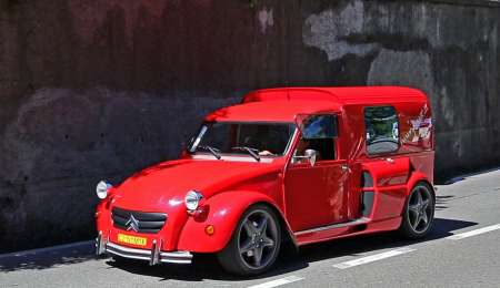 La Citroën 2CV que tiene alma de Ferrari