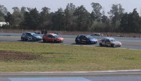 Los líderes se mantuvieron en los tres campeonatos