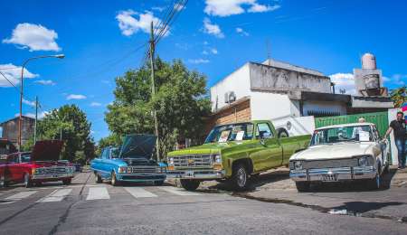 Se realiza la Primera Caravana Nocturna de Clásicos