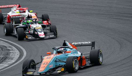 Colapinto terminó quinto en la carrera sabatina