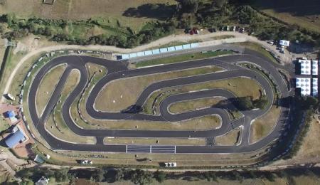 Dos hermanos colombianos crearon el auto de sus sueños