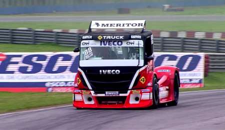Conocé un camión de la Copa Truck por dentro