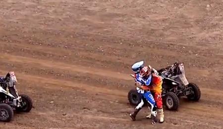  El abrazo del alma entre Andújar y Copetti luego de terminar la etapa