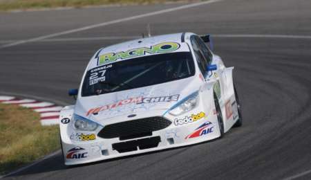 La primera victoria del año de TC2000 es internacional