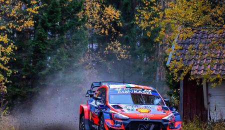 Craig Breen cerró el viernes como líder en Finlandia