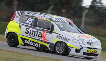 Cravero debutó con podio y seguirá en Turismo Pista