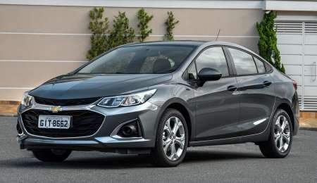 Llegó el Chevrolet Cruze LT para acompañar al Premier