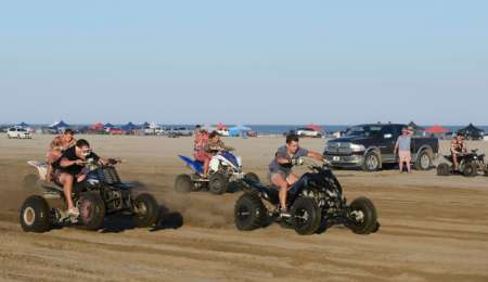 Cuatriciclos: deberán circular por espacios y carriles exclusivos