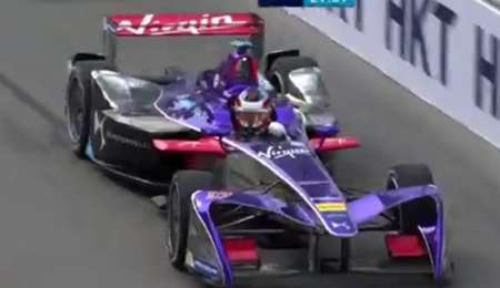 Pechito inició la actividad en Hong Kong