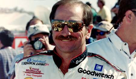 Dale Earnhardt: 20 años de su partida