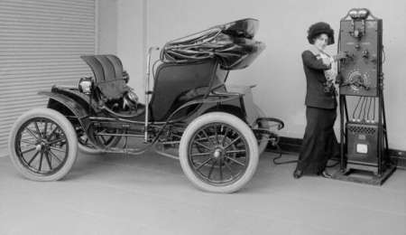 La gran historia de los autos eléctricos que surgen en año 1800
