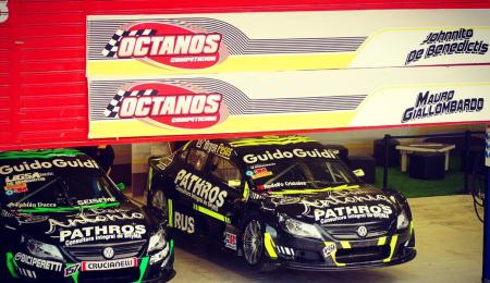 El Ford de Johnnito en el taller de Di Meglio