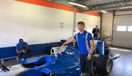 Billy Monger se subió a un Fórmula 1