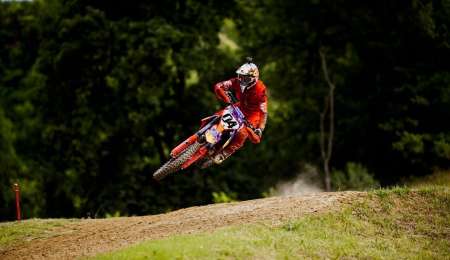 Caída y fractura para Dovizioso durante una carrera de motocross