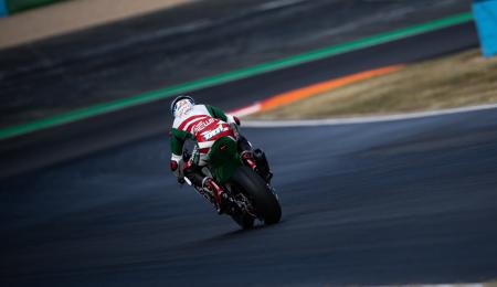 Caída y abandono para Mercado en Magny-Cours