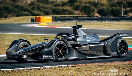 Mercedes probó su Fórmula E en Italia