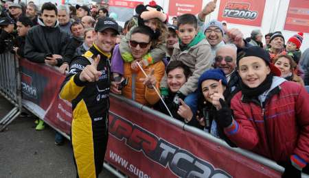 Súper TC2000 se acerca a la gente