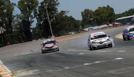 Evolo ganó en tres ruedas en el apretado final de la Clase 3