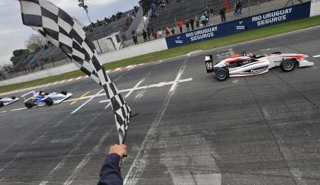 Se calienta el campeonato de la Fórmula Renault