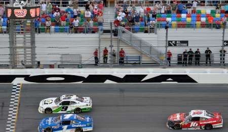El final más parejo en la historia de la Nascar