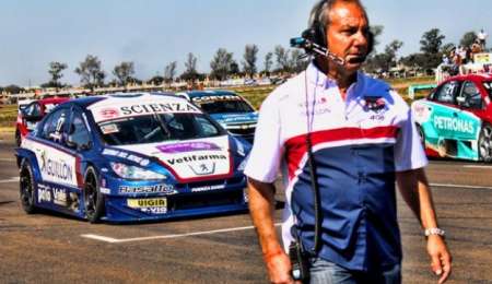 Fineschi, con dos autos en Córdoba