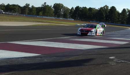 Flaqué dominó el entrenamiento para el Top Race Series