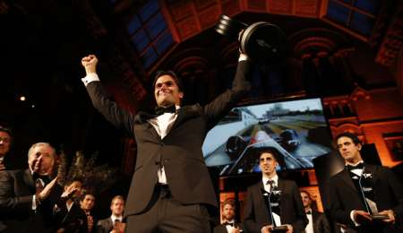 SE REINVENTO A SI MISMO