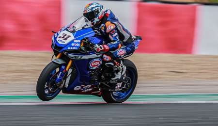 Gerloff dominó el viernes en Donington Park