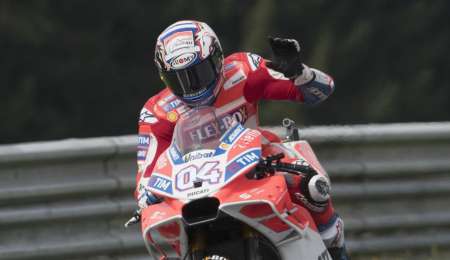 Dovizioso y un polémico gesto contra Márquez