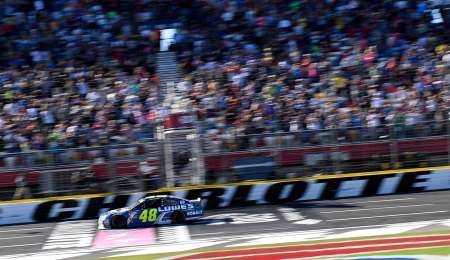 Jimmie Johnson ganó en Charlotte