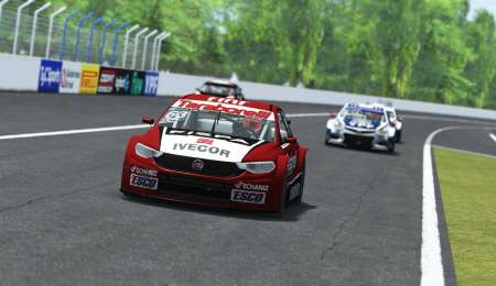 Girolami tuvo su debut triunfal en una carrera apasionante