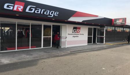 Toyota inauguró un GR Garage en el autódromo Gálvez