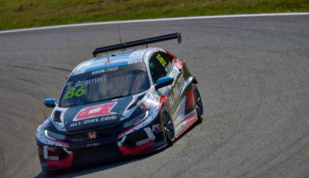 Dos argentinos entre las maniobras del año