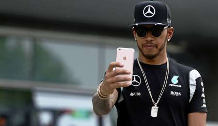 ¿Qué dijo Hamilton cuando llamó para cambiar el color de los Mercedes?