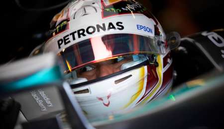 Hamilton y Mercedes no dan respiro