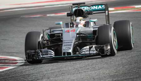 Hamilton arrancó adelante