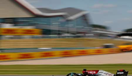 Hamilton dominó una clasificación sin pole position