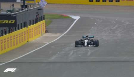 ¡Agónico triunfo de Hamilton con un neumático pinchado!