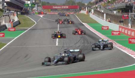 Esta vez Hamilton en el duelo entre los Mercedes