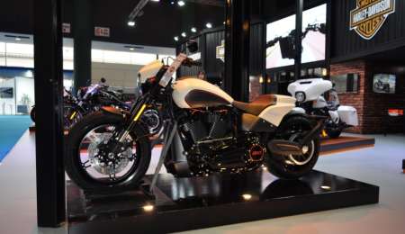 Entre clásicos, Harley Davidson presenta la FXDR 114 en el Salón