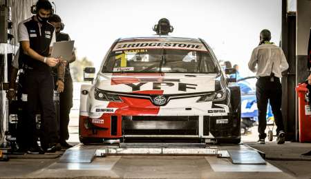 Toyota viaja a Rafaela para probar con dos autos