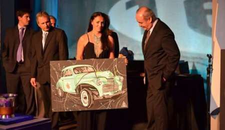 Un cuadro de Fangio estimula la concreción de una Unidad de Terapia Intensiva