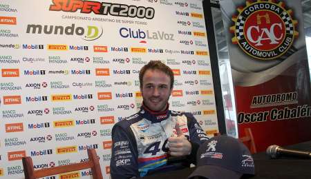 Con la lluvia de su lado