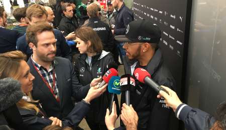 Primero Hamilton en un día atípico