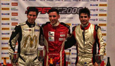 Debut triunfal de Cabrera en la Fórmula Renault