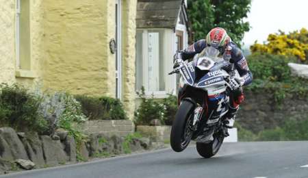 Isla de Man: el padre de Kneen pidió al equipo que no se retire