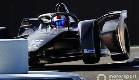 Pechito López entrenó con lluvia en Valencia