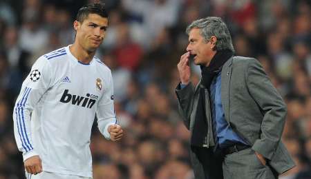 Una figura del fútbol en el paddock de la Fórmula 1