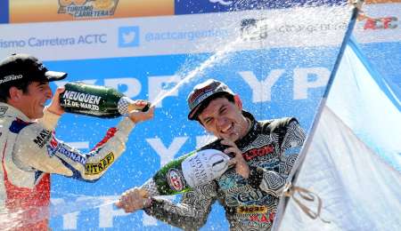 "Para soñar está la noche"