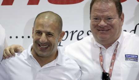 Tony Kanaan no se retira y correrá para Chip Ganassi